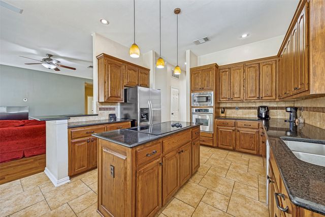 821 Shorewood Drive, Coppell, TX 75019