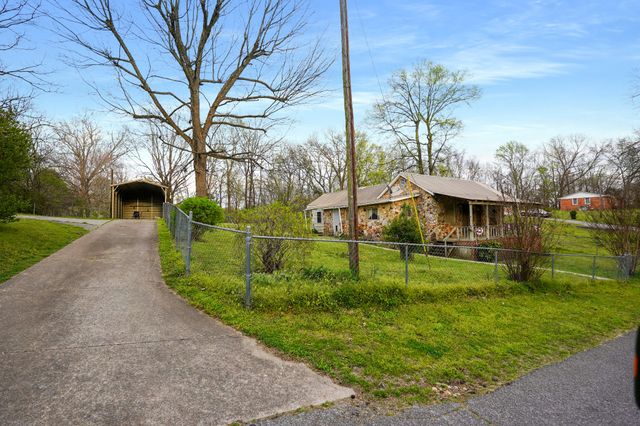 430 Spring St, Erin, TN 37061
