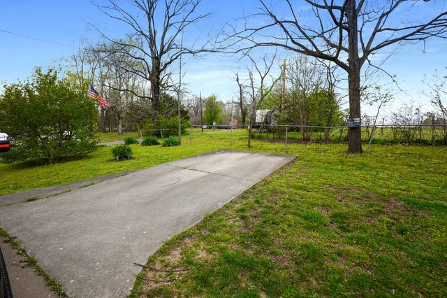 430 Spring St, Erin, TN 37061