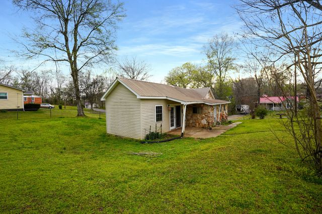 430 Spring St, Erin, TN 37061