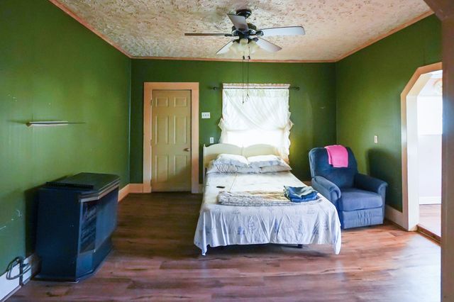 430 Spring St, Erin, TN 37061