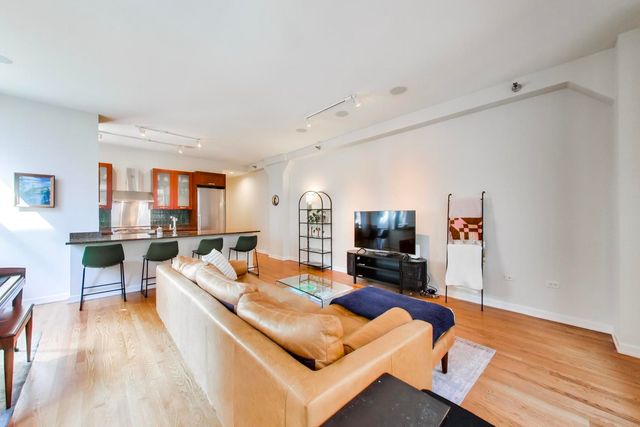 6 N Michigan Avenue 1111, Chicago, IL 60602