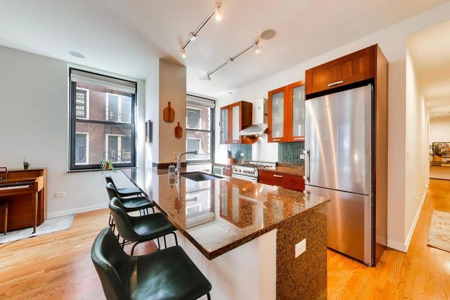 6 N Michigan Avenue 1111, Chicago, IL 60602