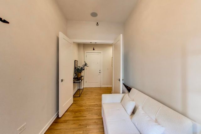 6 N Michigan Avenue 1111, Chicago, IL 60602