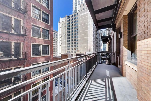 6 N Michigan Avenue 1111, Chicago, IL 60602