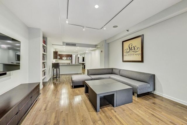 6 N Michigan Avenue 1111, Chicago, IL 60602