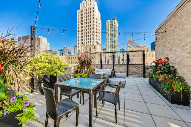 6 N Michigan Avenue 1111, Chicago, IL 60602