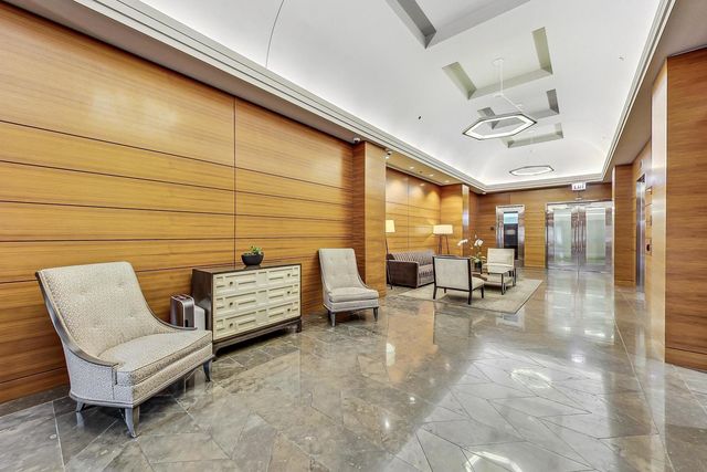 6 N Michigan Avenue 1111, Chicago, IL 60602