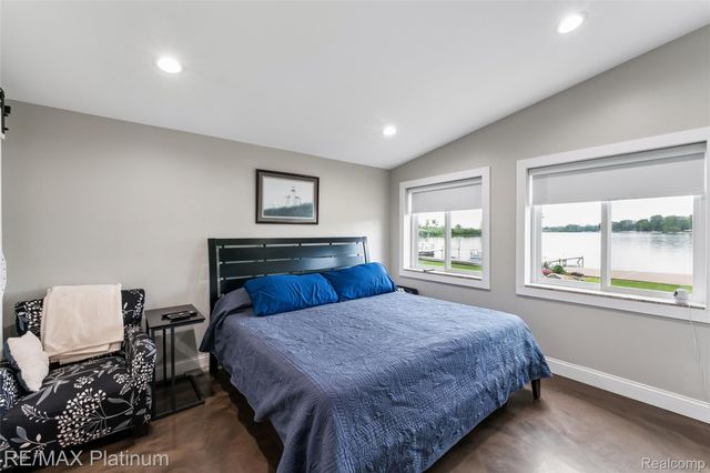 3154 PONEMAH Drive, Fenton Charter Township, MI 48430