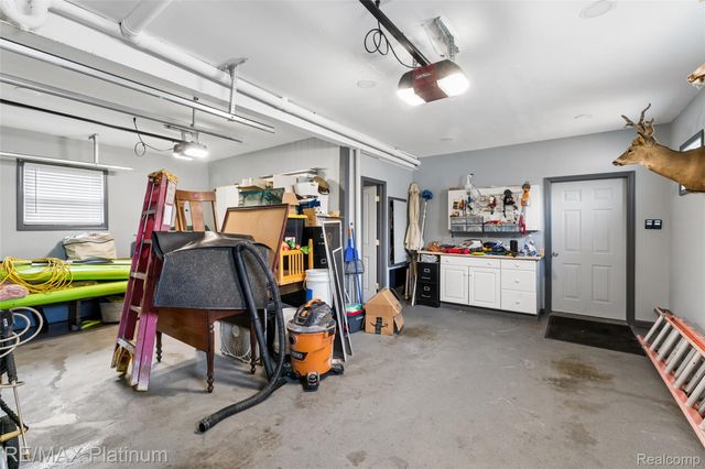 3154 PONEMAH Drive, Fenton Charter Township, MI 48430