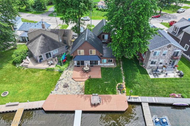 3154 PONEMAH Drive, Fenton Charter Township, MI 48430