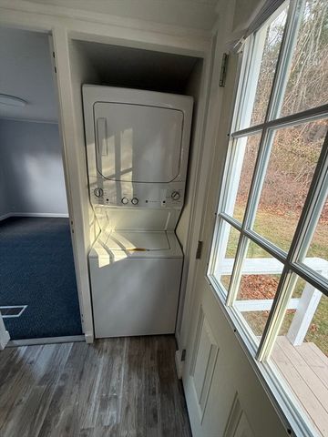 10 Willow Circle, Brimfield, MA 01010