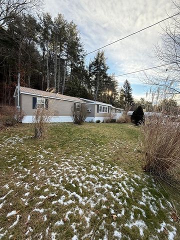 10 Willow Circle, Brimfield, MA 01010