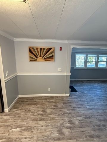 10 Willow Circle, Brimfield, MA 01010