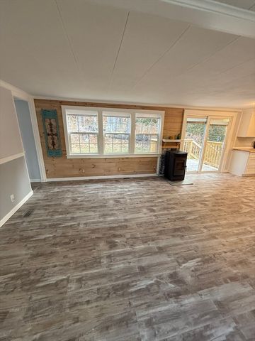 10 Willow Circle, Brimfield, MA 01010