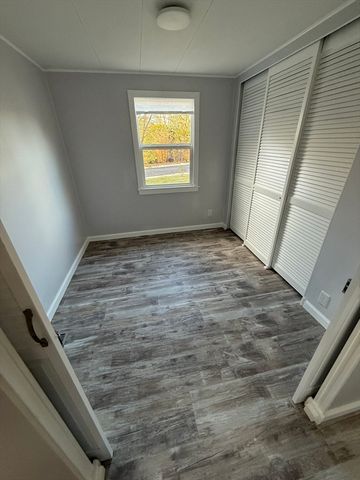 10 Willow Circle, Brimfield, MA 01010