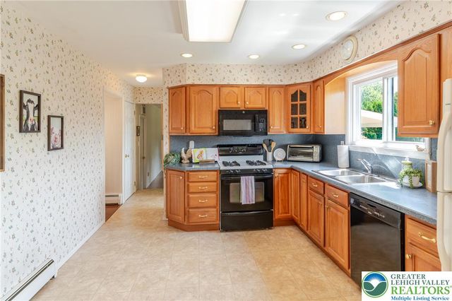 2130 Wisteria Road, Lower Macungie Twp, PA 18062