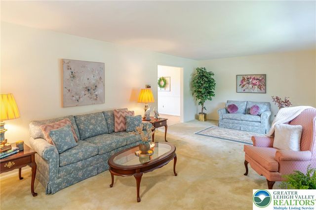 2130 Wisteria Road, Lower Macungie Twp, PA 18062