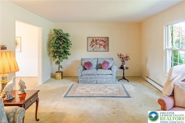 2130 Wisteria Road, Lower Macungie Twp, PA 18062