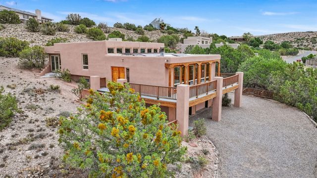 2 Cueva Canyon Road, Placitas, NM 87043