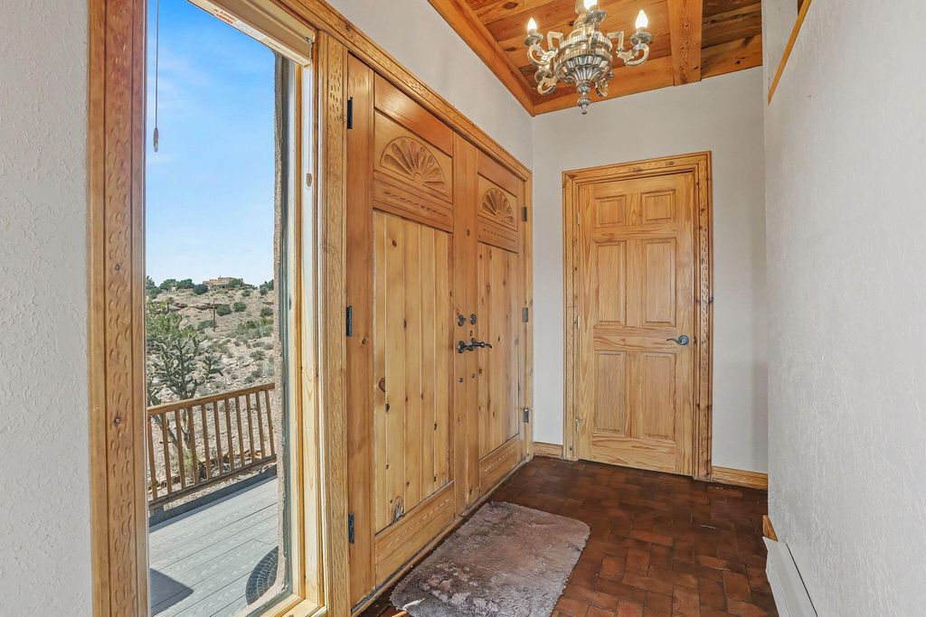 2 Cueva Canyon Road, Placitas, NM 87043