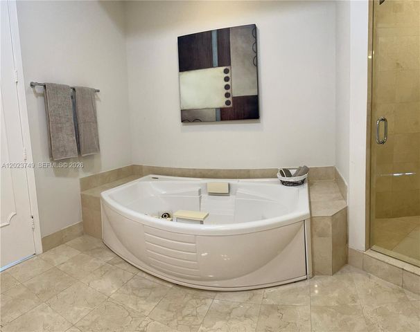 18101 Collins Ave 1108, Sunny Isles Beach, FL 33160