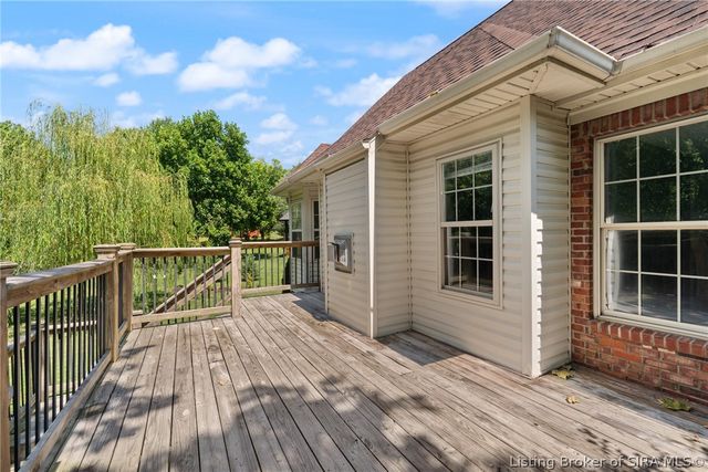 8517 Plum Tree Court, Sellersburg, IN 47172