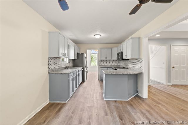 8517 Plum Tree Court, Sellersburg, IN 47172