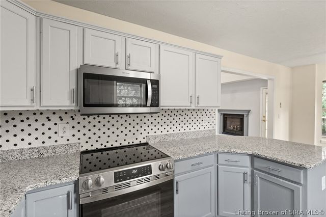 8517 Plum Tree Court, Sellersburg, IN 47172