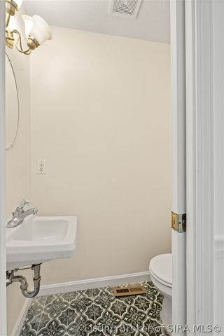 8517 Plum Tree Court, Sellersburg, IN 47172
