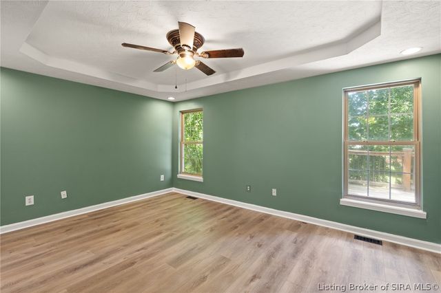 8517 Plum Tree Court, Sellersburg, IN 47172