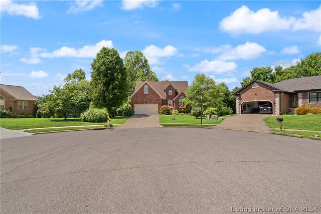 8517 Plum Tree Court, Sellersburg, IN 47172