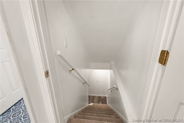 8517 Plum Tree Court, Sellersburg, IN 47172