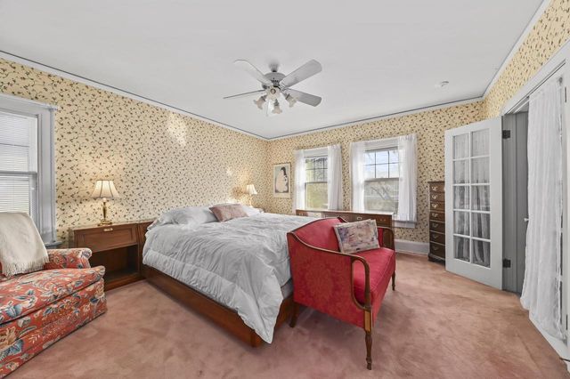 2400 E Newton AVENUE, Shorewood, WI 53211