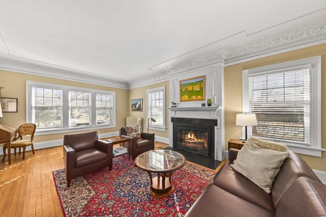 2400 E Newton AVENUE, Shorewood, WI 53211