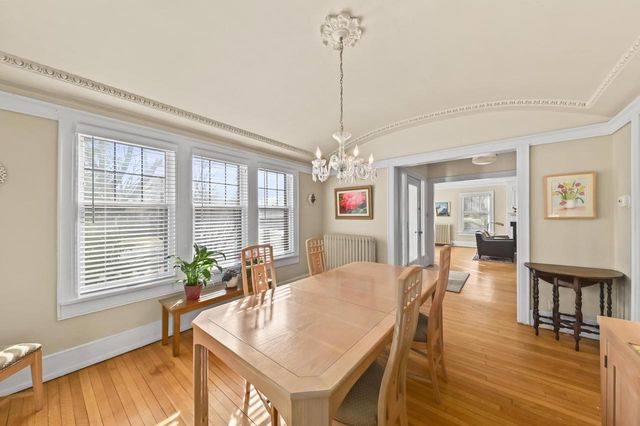 2400 E Newton AVENUE, Shorewood, WI 53211