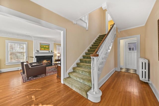 2400 E Newton AVENUE, Shorewood, WI 53211