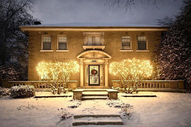 2400 E Newton AVENUE, Shorewood, WI 53211