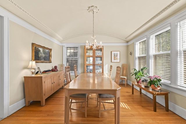 2400 E Newton AVENUE, Shorewood, WI 53211