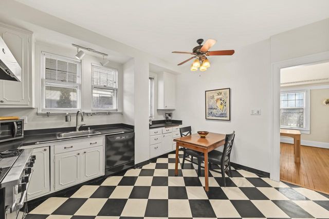 2400 E Newton AVENUE, Shorewood, WI 53211