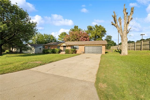 2415 64th Street, Fort Smith, AR 72903