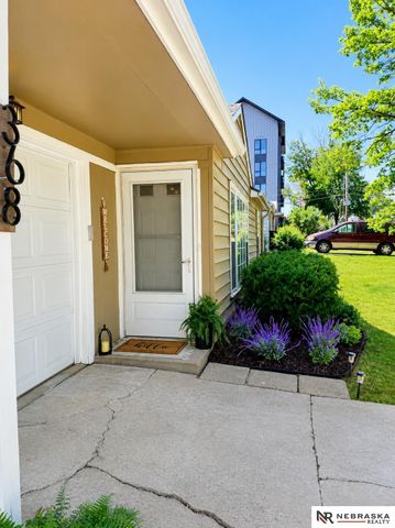 368 S 47th Street, Lincoln, NE 68510