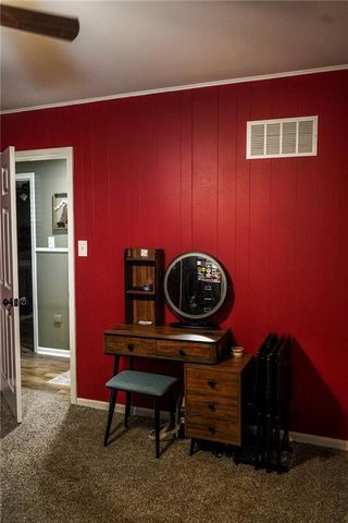 609 Salem Road, Excelsior Springs, MO 64024