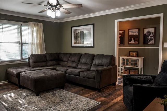 609 Salem Road, Excelsior Springs, MO 64024