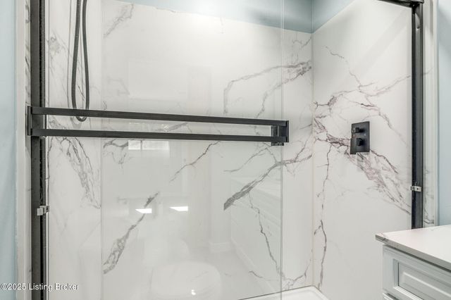 1201 Evelyn Dr, Radcliff, KY 40160