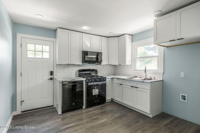 1201 Evelyn Dr, Radcliff, KY 40160