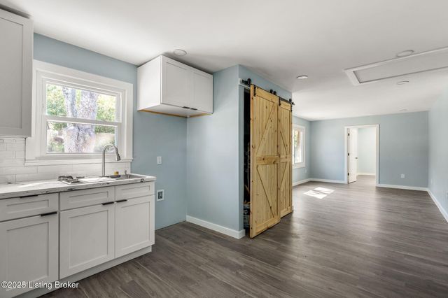 1201 Evelyn Dr, Radcliff, KY 40160