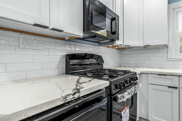 1201 Evelyn Dr, Radcliff, KY 40160