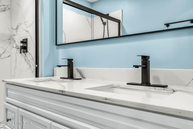 1201 Evelyn Dr, Radcliff, KY 40160