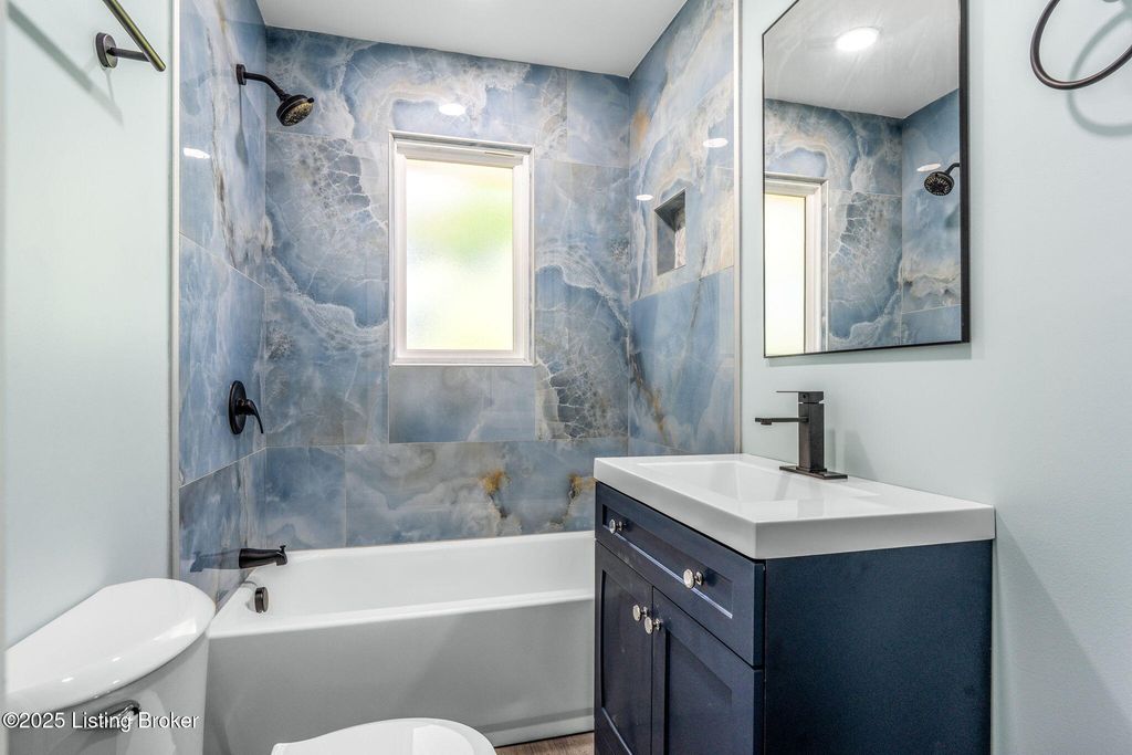 1201 Evelyn Dr, Radcliff, KY 40160